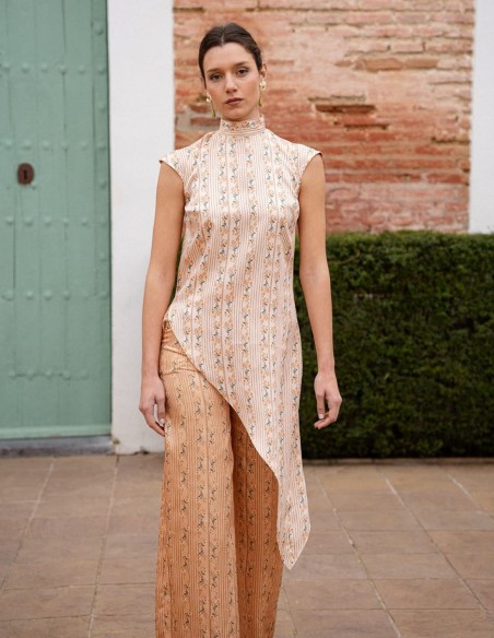 Top asimétrico con estampado floral y rayas para primavera