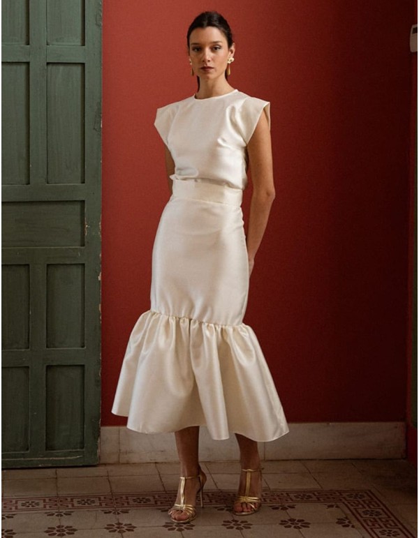 Jupe midi Mikado en écru avec volant à l'ourlet inférieur