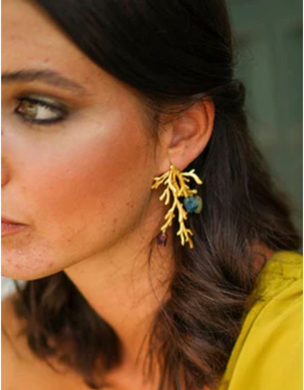Detachable earrings with coral shape and stones at the ends