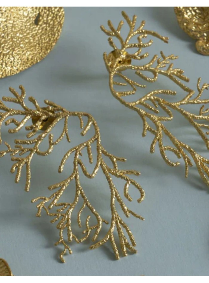 Elegant earrings with gold plated coral shape