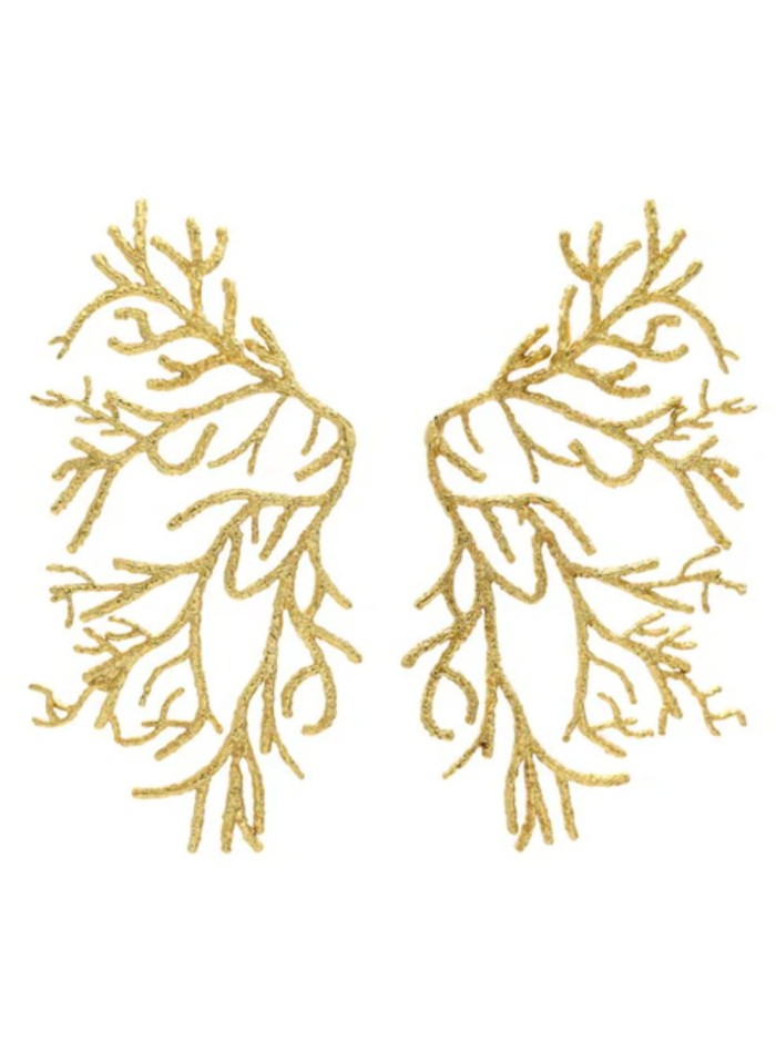 Elegant earrings with gold plated coral shape