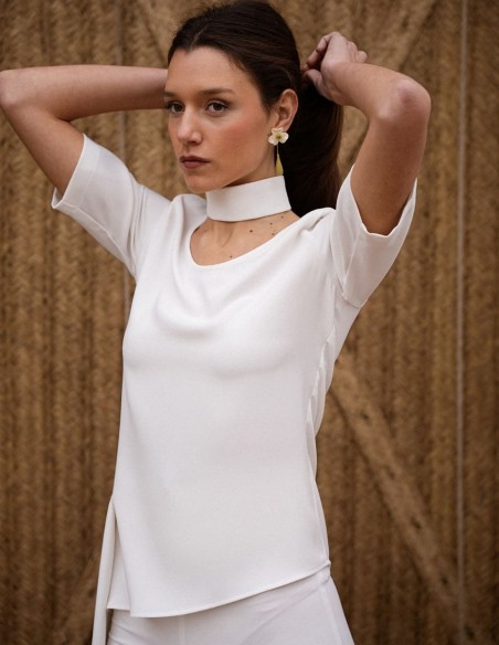 Short sleeve crepe top with asymmetrical cut and lacing