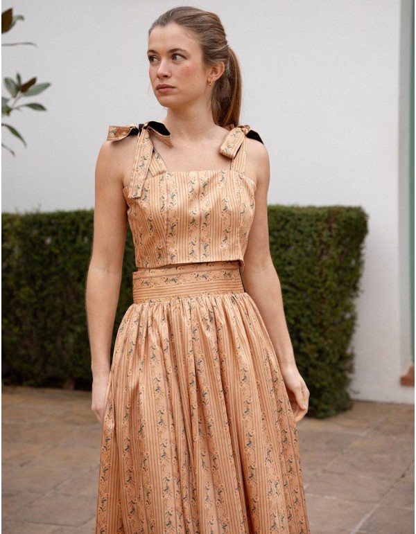 Top de tirantes con lazada y estampado