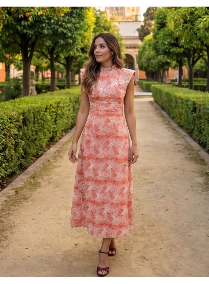 Vestido midi en color coral estructurado