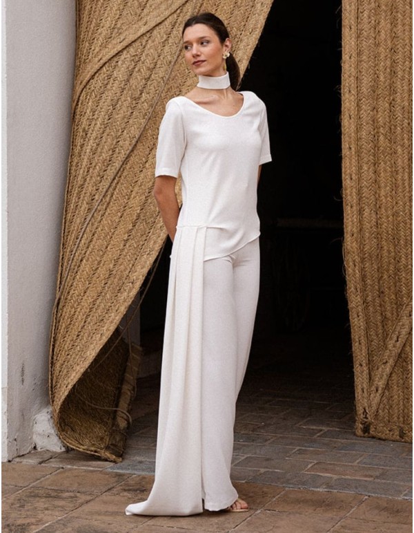 Ecru pants with back closure