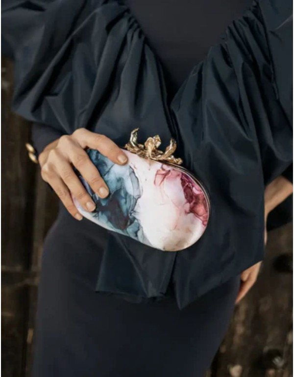 Sac à main avec imprimé et fermoir doré 2