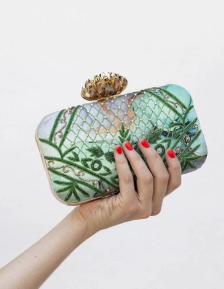 Sac à main vert pour invités avec tissu imprimé et broderie
