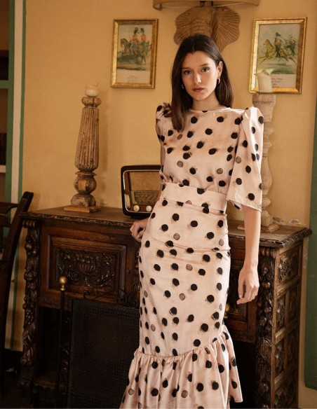 Falda midi con estampado de lunares y bajo de volantes