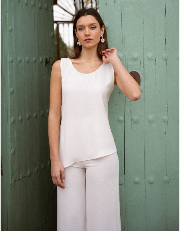 Top de tirantes asimétrico color crudo 2