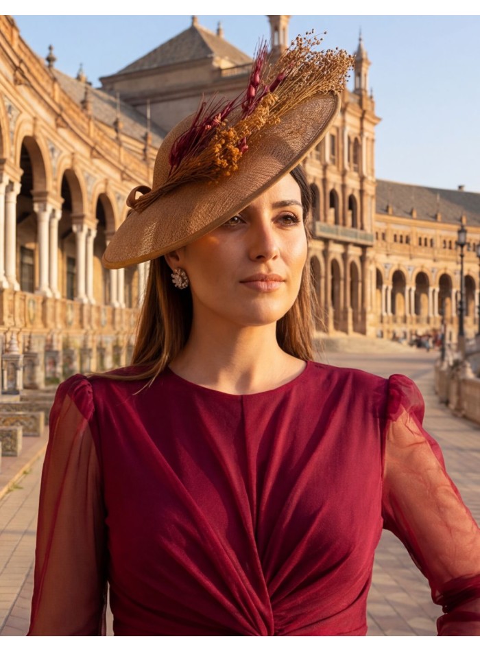 Guest headdress made of raffia with preserved...