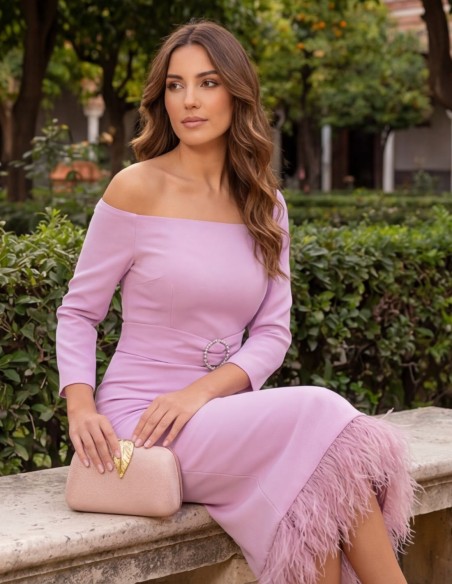 Sac de soirée rose avec fermeture à rabat et finition brillante