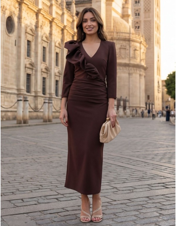 Cream suede handbag for guests 2