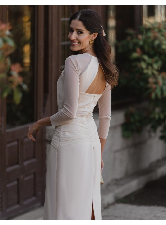 Vestido midi de escote cerrado y mangas...