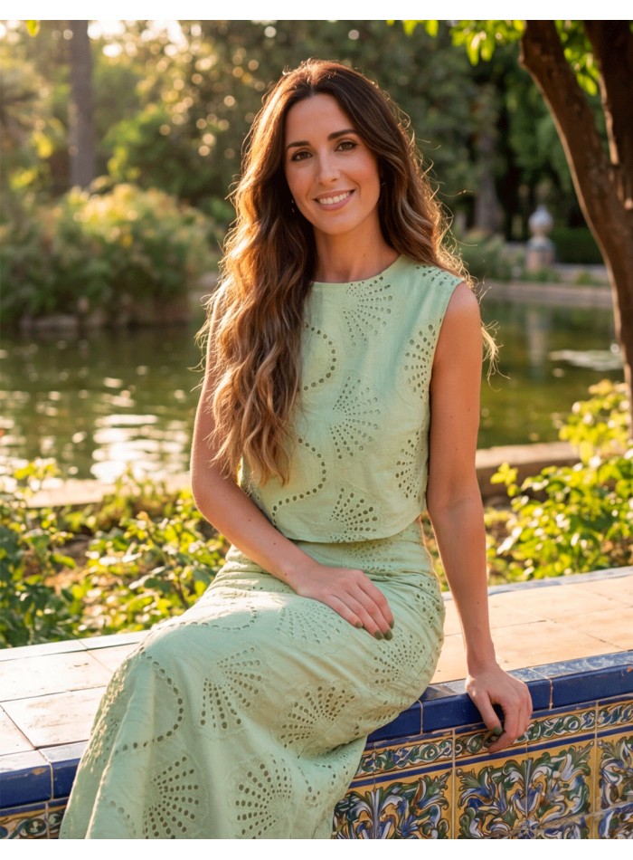 Conjunto Verde Pastel de Invitada con Falda...