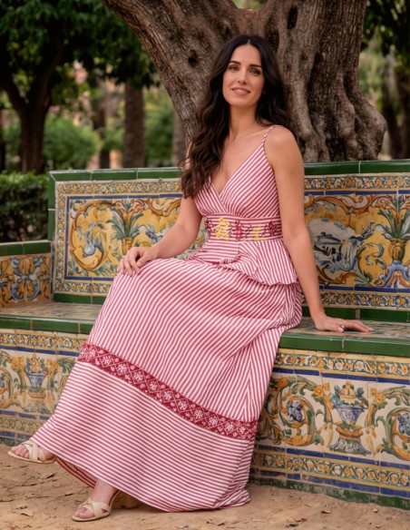 Ensemble d'invités à rayures rouges avec broderie à la taille