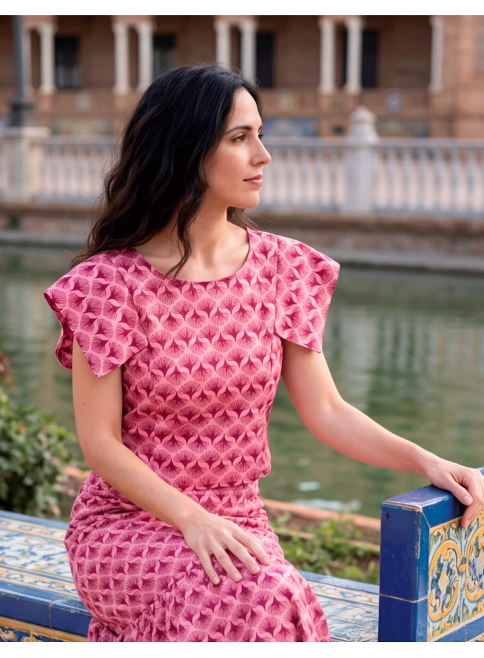 This guest ensemble is a perfect choice for a sophisticated, timeless style with personality.