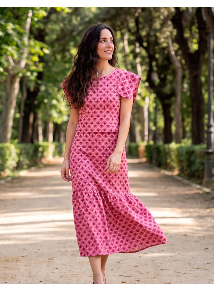 Ensemble imprimé avec jupe midi et manches courtes
