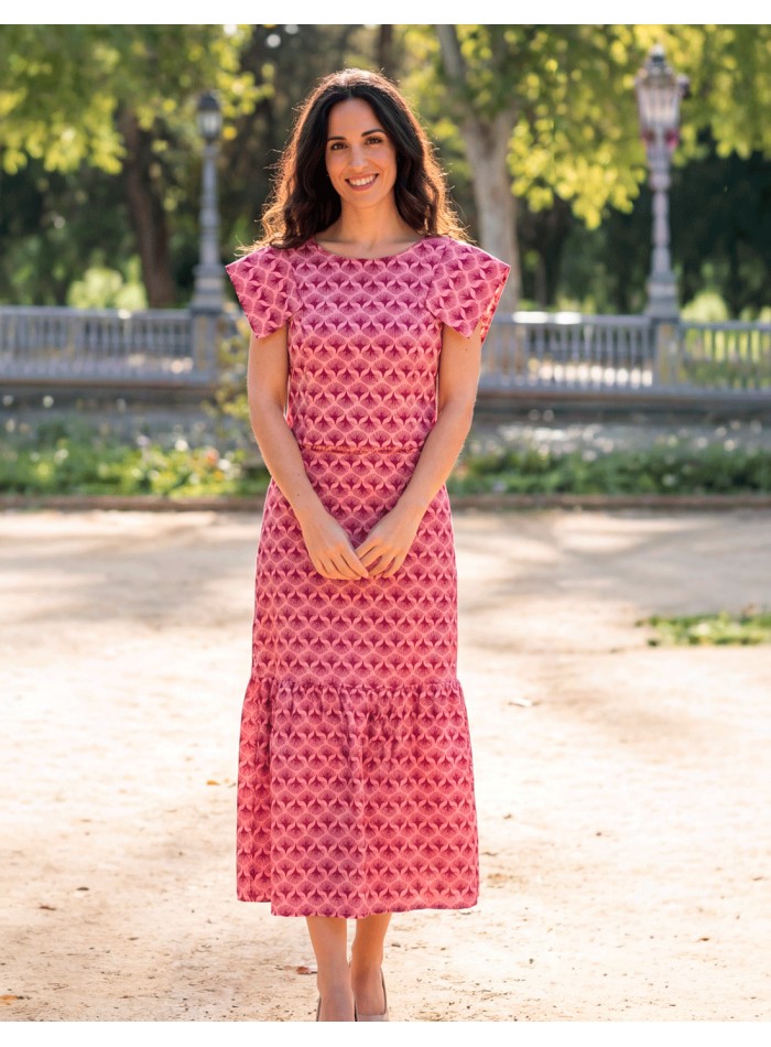 Conjunto de invitada estampado elegante y favorecedor para invitadas de boda de día en España