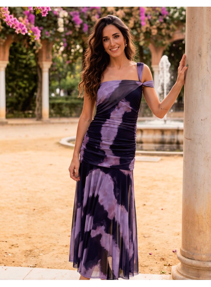 este vestido es Una pieza pensada para mujeres que quieren un vestido elegante, favorecedor y con personalidad