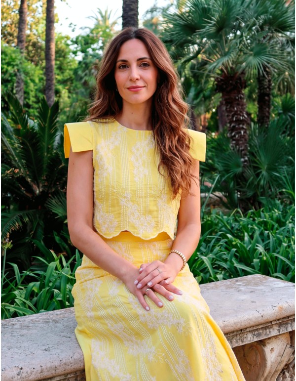 Tenue d'invité brodée jaune 2