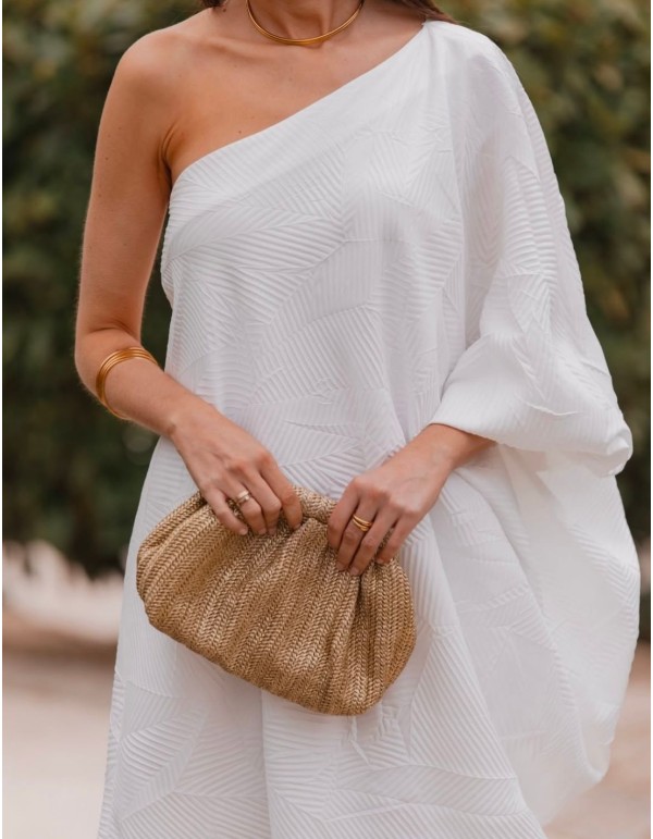 Bolso de rafia dorado con cadena larga