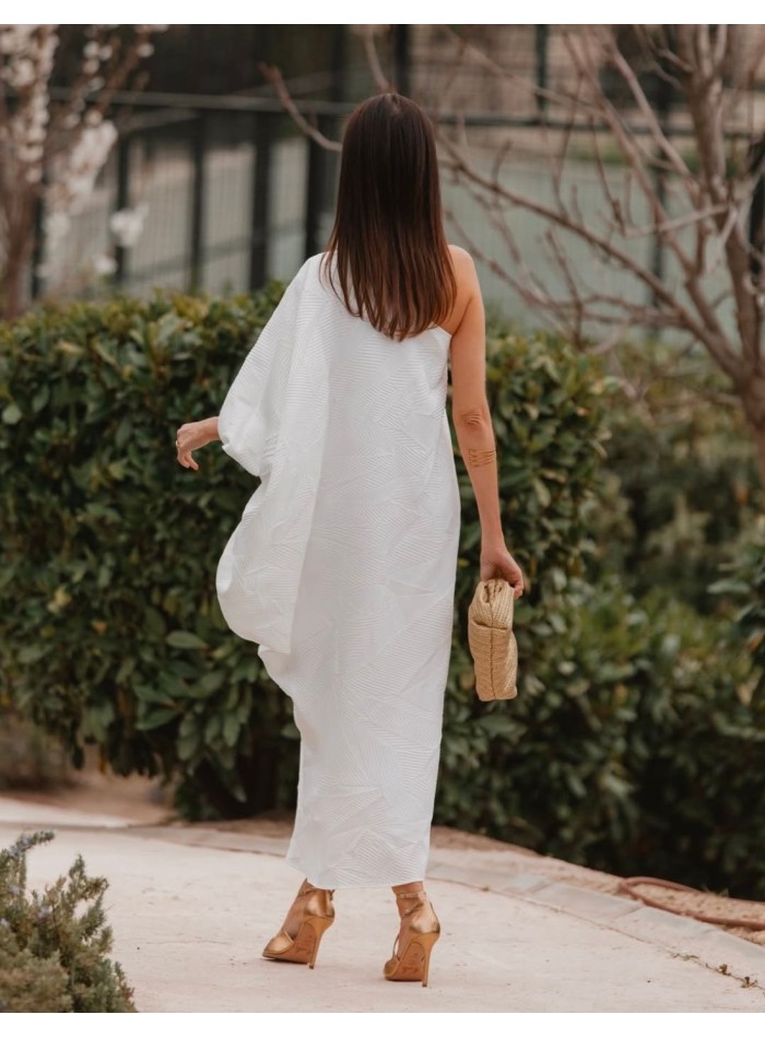 Gold raffia bag with long chain