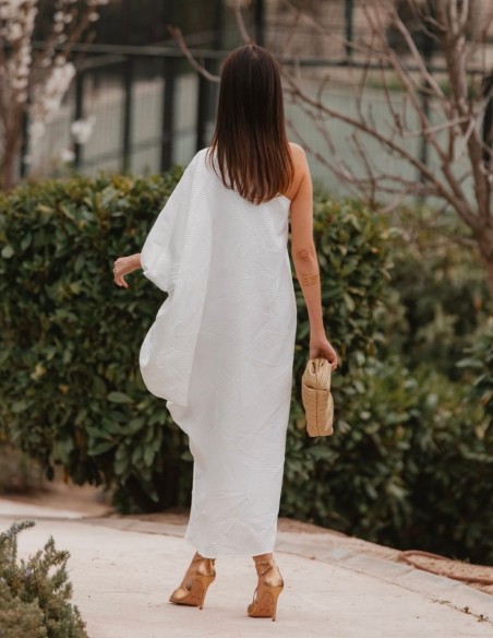 Gold raffia bag with long chain