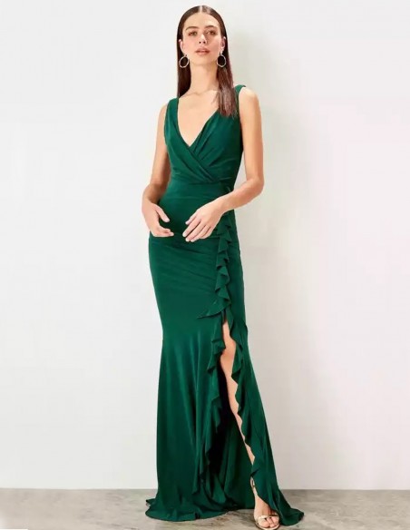 a maxi dress in green emerald for special events