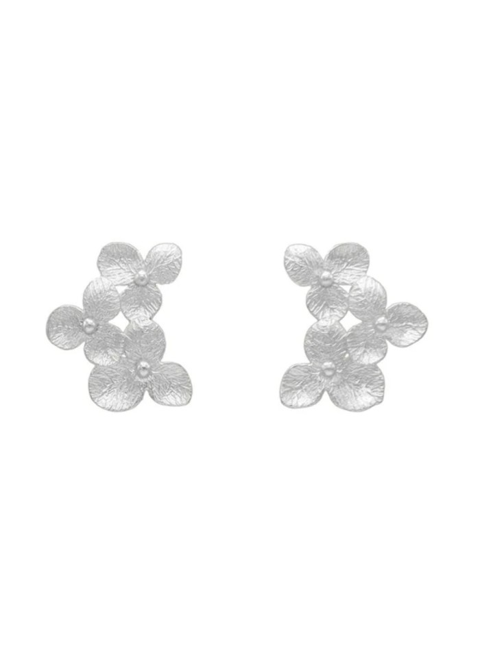 Silver earrings with mini flowers