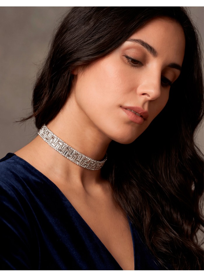 Crystal rhinestone choker for elegant women