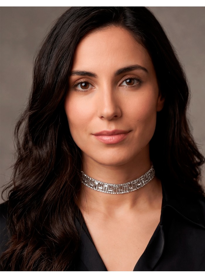 Sparkling crystal choker: the elegant choker that brightens up any guest look