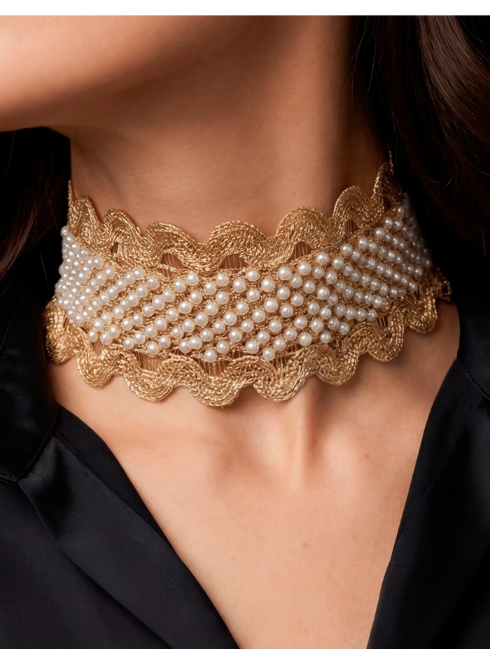 Gold choker with pearls for elegant women