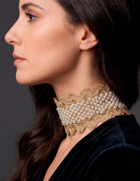 Choker dorado con perlitas para invitada elegante