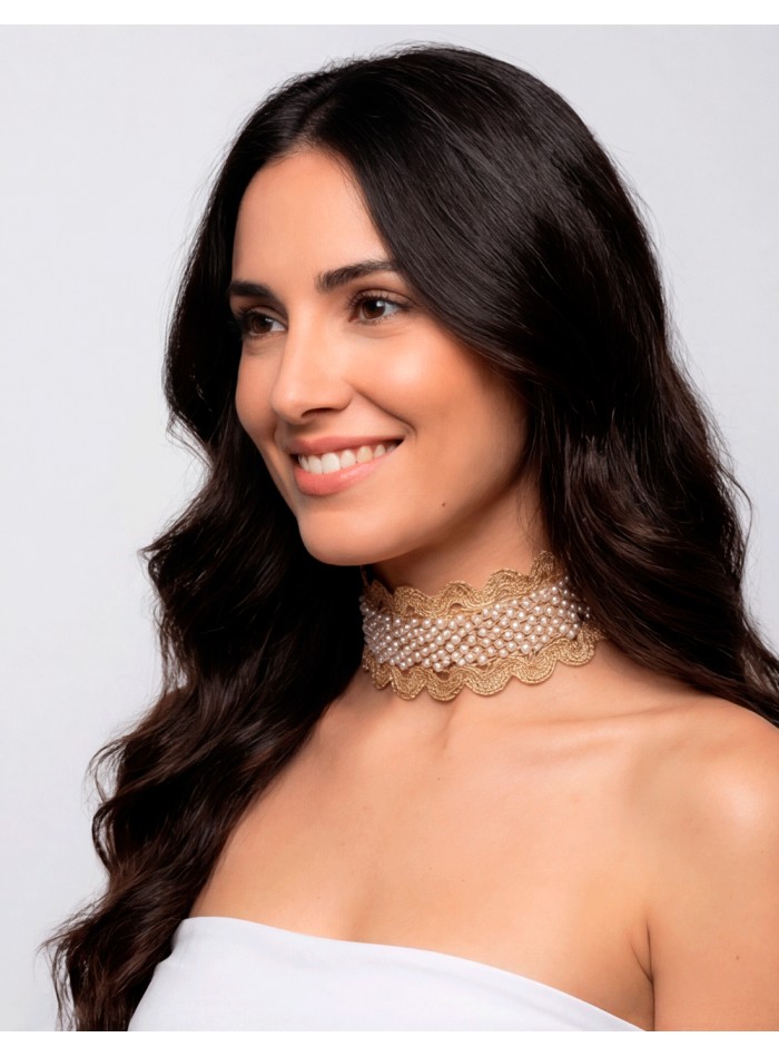 Choker dorado con perlitas para invitada elegante