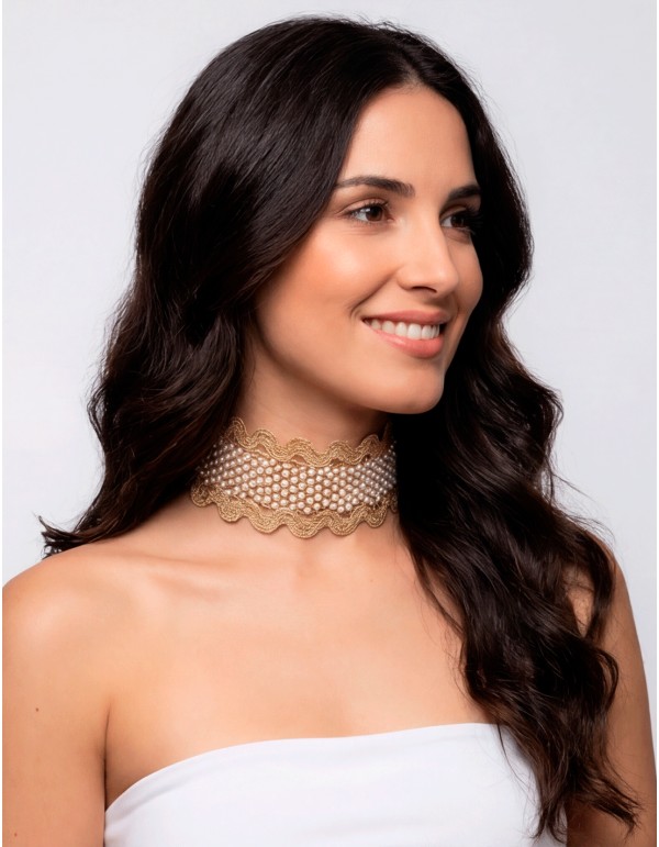 Gold choker with pearls for elegant women