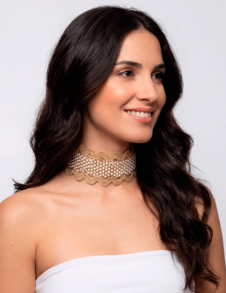 Choker dorado con perlitas para invitada elegante
