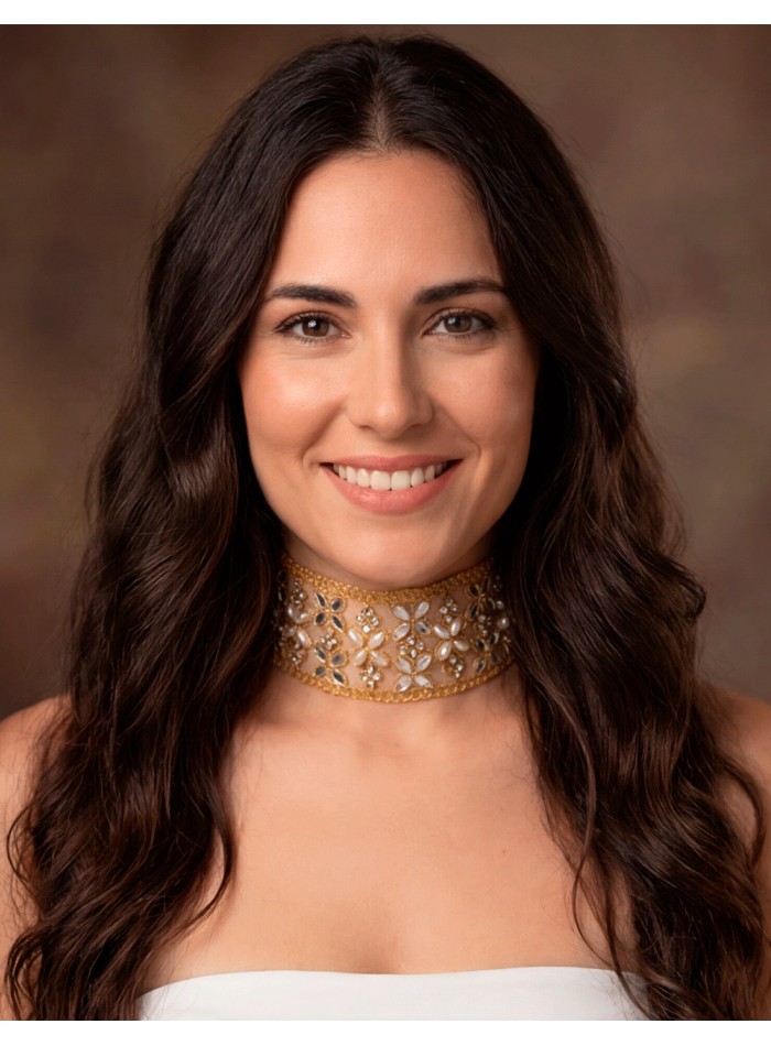 Choker dorado bordado con cristales y perlitas