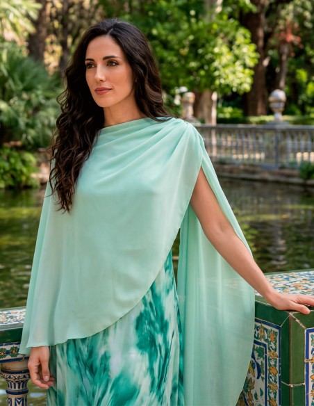 Capa cruzada de gasa en color verde pastel para invitada