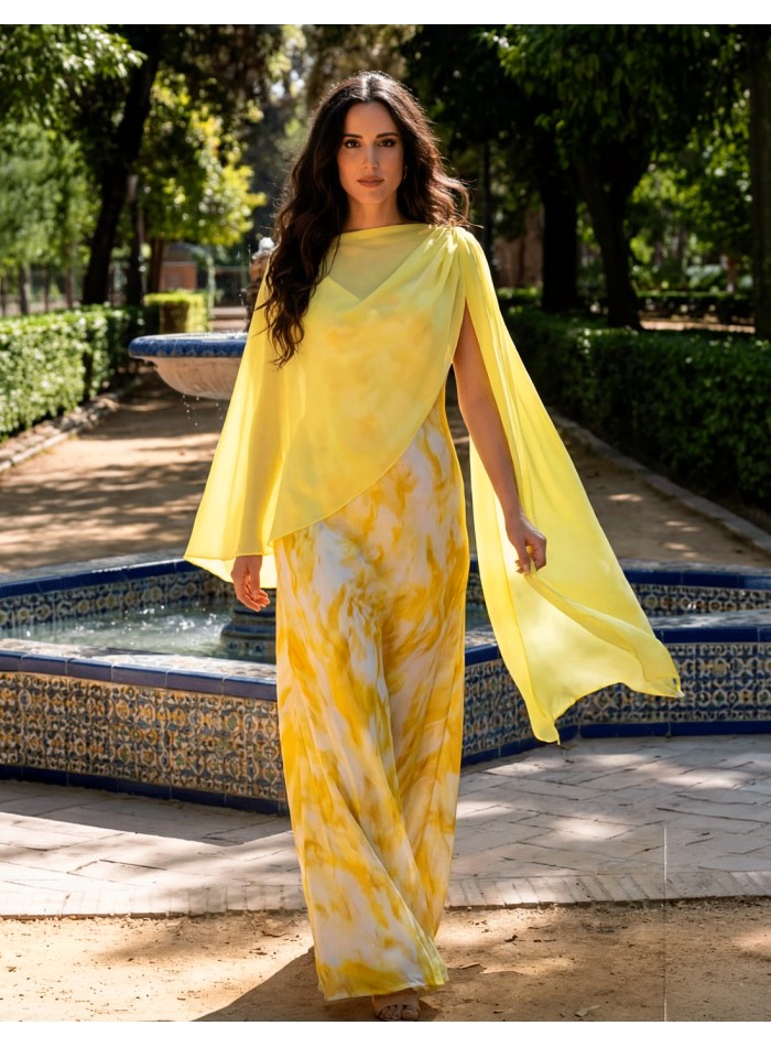 Yellow chiffon cape, light and asymmetrical, ideal to bring light, movement and sophistication to any guest dress.