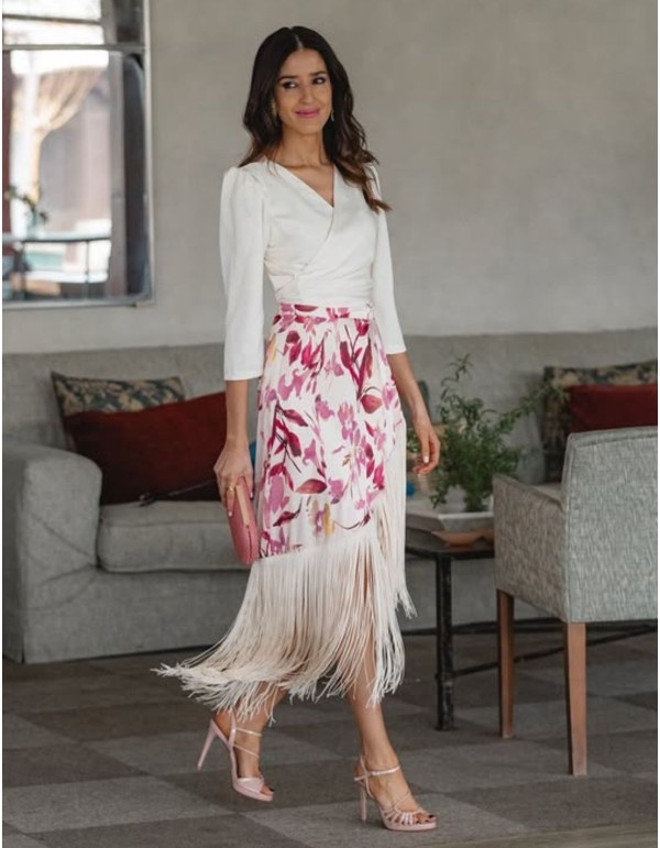 Ensemble blouse et jupe imprimées, drapées sur le devant... 2