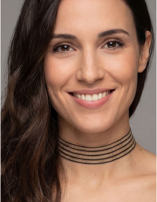 Choker for guest with details in black and gold 2