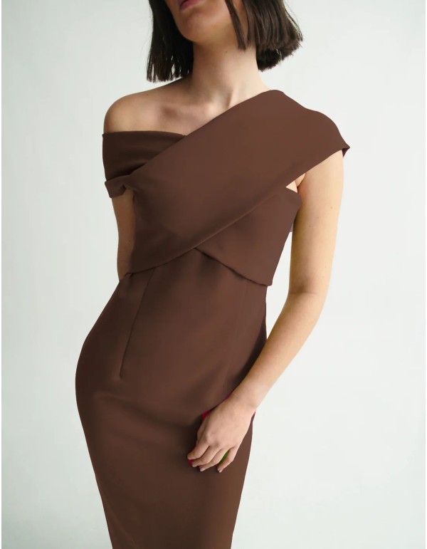 Robe midi marron à encolure croisée et silhouette crayon 2