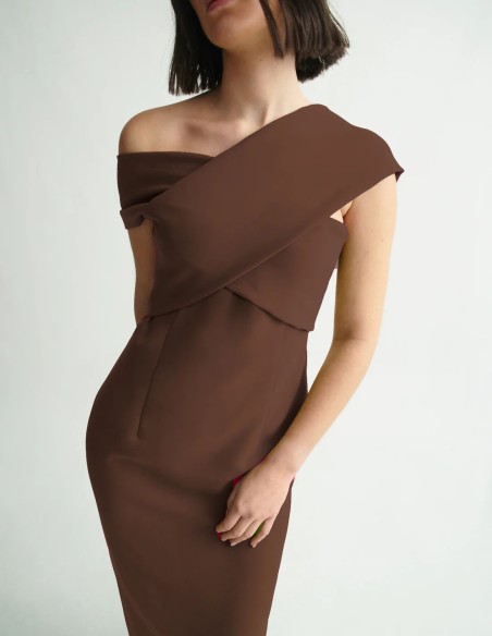 Vestido midi con escote cruzado