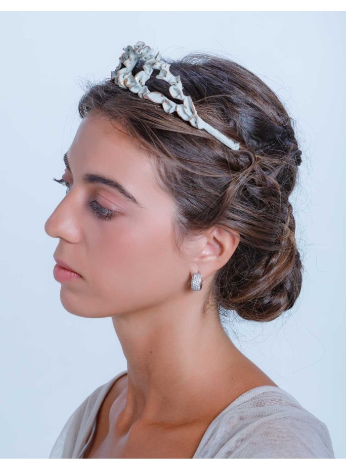 Tiara de resina verde y dorada