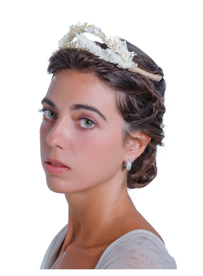 Bridal tiara with preserved natural seeds by Margarita Sangiovanni