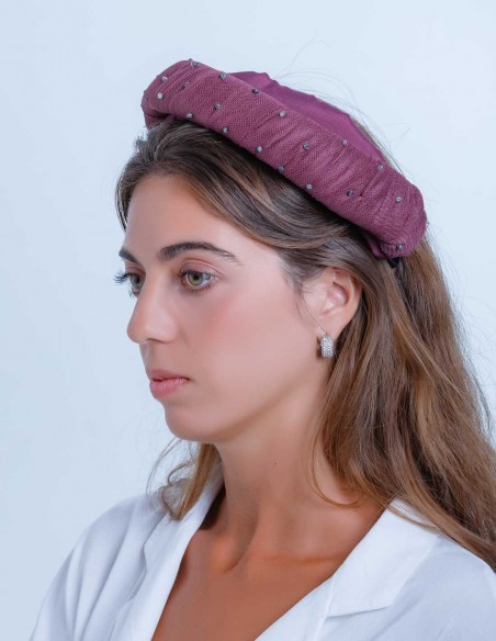 Diadema maxi cruzada burdeos con tul y piedras.