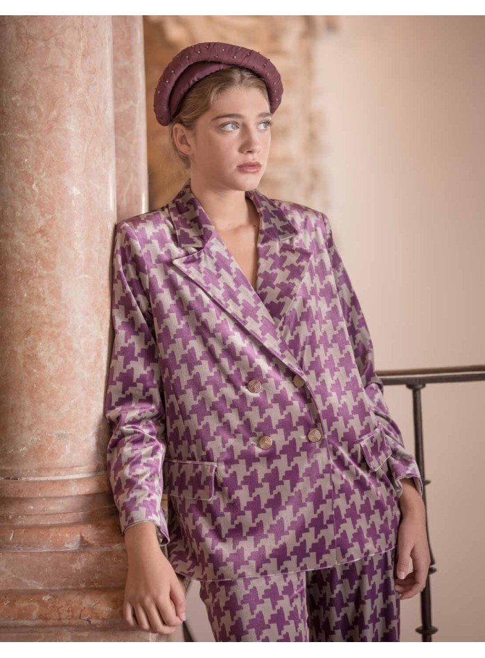 Diadema maxi cruzada burdeos con tul y piedras para invitadas