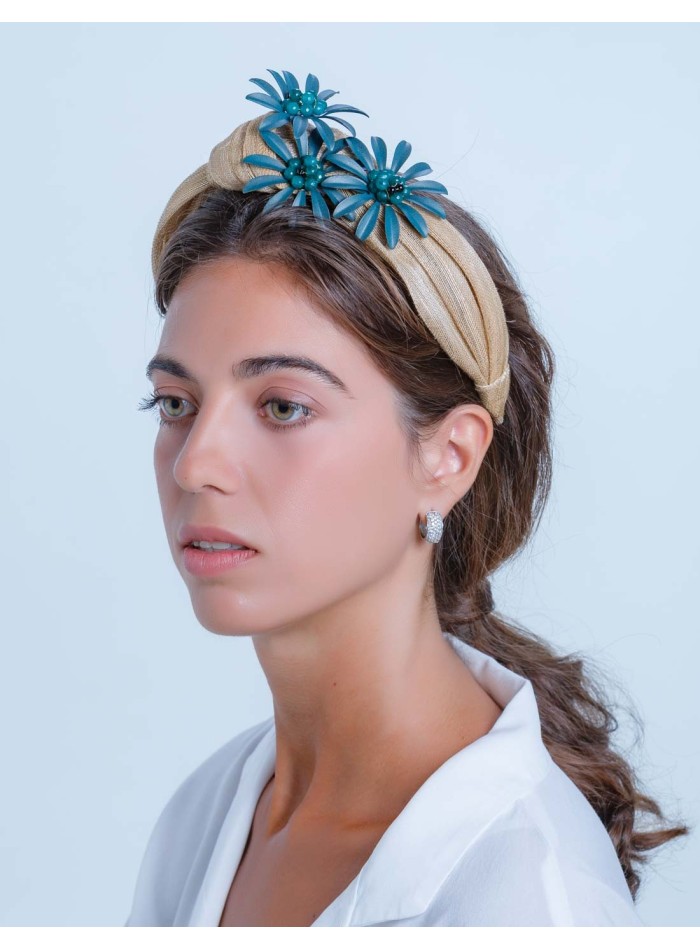 Beige silk headband with flowers and jade stones for guests