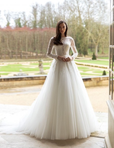 Princess cut wedding dress with printed long sleeves from Pollardi