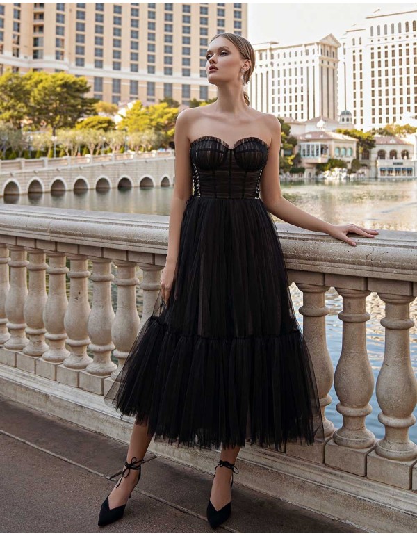 Vestido de fiesta midi con corpiño drapeado y escote palabra de honor